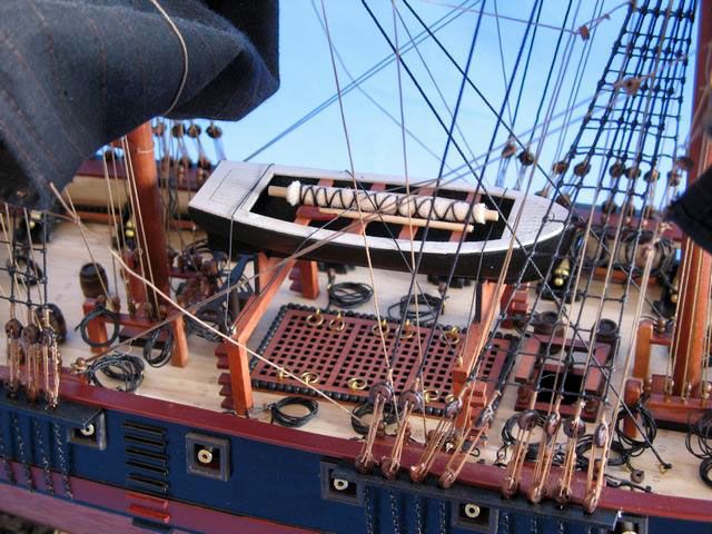 Wooden Caribbean Pirate Ship Model Limited 36 - Black Sails - 18