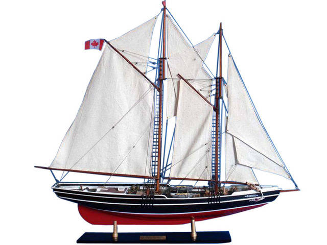 Wooden Bluenose Limited Model Sailboat 35