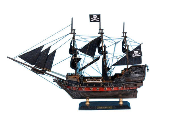 Captain Kidds Black Falcon Limited Model Pirate Ship 15