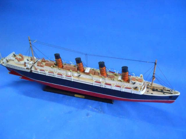 RMS Lusitania Limited Model Cruise Ship 30