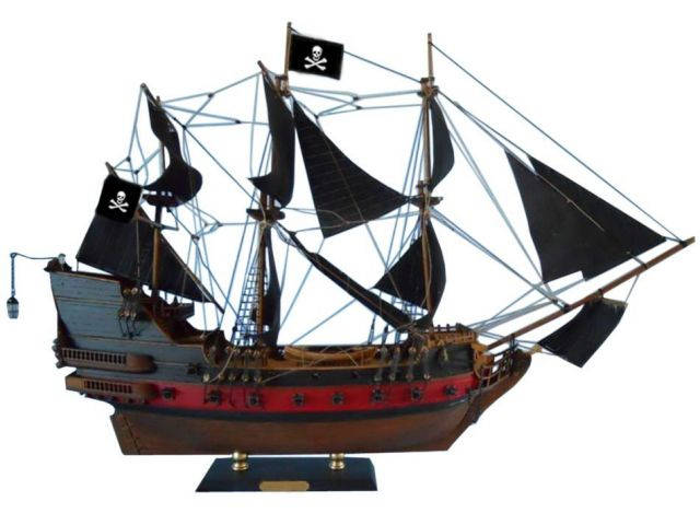 Black Pearl Pirates of the Caribbean Limited Model Ship 24 - Black Sails