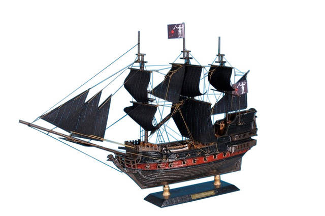 Caribbean Pirate Ship Model Limited 15