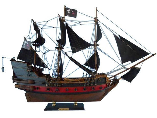 Blackbeards Queen Annes Revenge Model Pirate Ship Limited 24