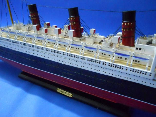 Queen Mary Limited Model Cruise Ship 30