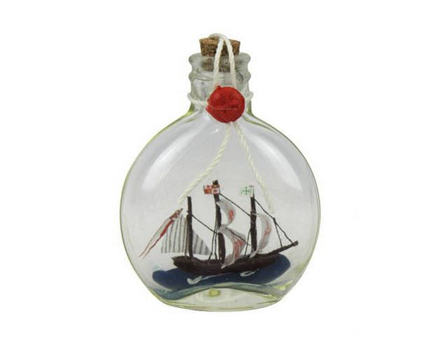 Santa Maria Model Ship in a Glass Bottle 4